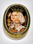 Antiga e Rara Latinha de pastilhas La Reine - Made in France - Em baquelite e lata - Medida: 8 x 5,5 x 2,5 cm.