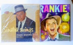 2 Antigos e Originais Discos de Vinil - FRANK SINATRA - '' Sinatra Swings'' e ''Frankie'' - Conservados - Medida: 31 x 31 cm.