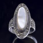 anel em prata 925 contrastado com marcassita oval . ´Peso: 6 gramas. Medida: 1,9 cm. ARO: 22