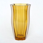 Vaso em cristal double europeu em perfeito estado.. Medida: 21,5cm de altura x 12cm de diâmetro.