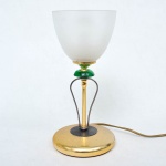 Luminária para 1 lâmpada em metal dourado com cúpula invertida. Medida: 29cm x 13,5cm