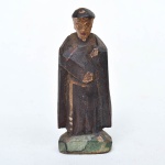ARTE SACRA - Imagem  em miniatura representando Santo Antônio em madeira policromada. Medida: 8 cm x 3 cm