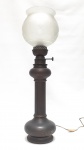 Excepcional lampião adaptado para luminária em bronze e latão com manga em vidro satine e lapidado ( cúpula em perfeito estado), bronze necessita limpeza. Grande dimensão. Medida: 71 cm de altura; Manga: 21 cm de altura Circa de 1900.