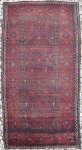 Tapete oriental na cor vermelha. Medida: 158cm x 88cm.