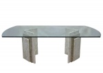 Grande mesa em cristal com  2cm de espessura e base em granito. Medida: 75cm x 220cm x 110cm.