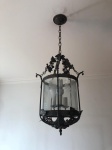 Lustre quintavado de ferro com vidro decorado para 3 lâmpadas. Medida: 61cm x 26cm de diâmetro. 18cm cada lado. Retirada em Ipanema com hora marcada.
