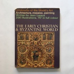 THE EARLY CHRISTIAN & BYZANTINE WORLD - Livro capa dura da década de 60, edição Inglesa, com 160 páginas contendo mapas, arquitetura, mosaicos e pinturas. Contém 200 ilustrações sendo 117 à cores. Dimensões: 30 cm x 22 cm.