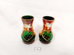 Par de pequnos  Vasos em vidro Veneziano decorado flores. tonalidade verde  Medida: 9 cm altura
