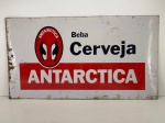 DECORAÇÃO -Antiga placa decorativa retangular dupla face, ANTARCTICA, sendo1 lado cerveja e 1 guaraná. Med. 34x57 cm. Produto conforme fotos originais do lote.