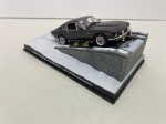 COLECIONISMO - Coleção James Bond 007 - ASTON MARTIN V8 VANTAGW - THE LIVING DAY LIGHTS. Miniatura colecionavel. Escala 1:43.  Carro de coleção, carrinho em metal e plastico injetado, pneus borracha. Acompanha base. Produto conforme fotos originais do lote.