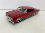 COLECIONISMO - Carro de coleção, CHEVROLET CHEVELLE - MALIBU SS (1965) em metal e plástico injetado, pneus borracha. Escala 1/24. Produto conforme fotos originais do lote.