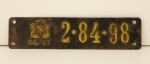 COLECIONISMO - Antiga plaqueta de controle para Carros, ano 66/67 - Estado do Rio de Janeiro, 2-84-98. Estas plaquetas eram colocadas juntamente com o lacre nas placas dos veículos, trocadas anualmente em cada Estado. Produto conforme fotos originais do lote.