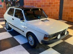 VEÍCULO - FIAT 147, ano 1985 - Com documento.