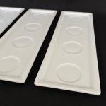 PETITES CASSERROLES - Coleção CARAS -  3 (Três) bandejas de servir em porcelana na cor branca. Med. 29X9cm 