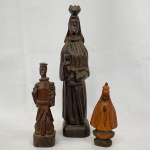 Lote com 3 imagens sacras esculpidas em madeira, med. 15, 19 e 32cm 