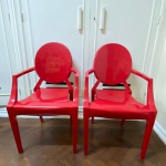 Par de Cadeiras Wind Plus Vermelho Sólido de Plástico. Med.: 91cm de altura e 53cm de largura e 53 cm de comprimento. 