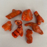 Lote com 7 grandes e raros troncos de coral vermelho marinho verdadeiro, retirados de jóias antigas. Maior medindo 5cm. Peso 83g