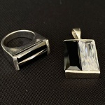 PRATA - Conj. Com anel e pingente em prata 925, com pedras. Peso: 25g