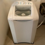 ELETROLUX - Maquina de lavar roupas, modelo LTE 09 Turbo Economia com capacidade para 9 litros.  Funcionando, com desgastes e pontos de ferrugem.