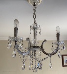 Lustre para 3 lâmpadas. 72 cm de altura