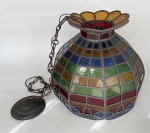 Lustre estilo vitral. 30 cm de diâmetro x 35 cm de altura