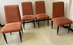 4 cadeiras de madeira nobre ao estilo inglês, revestidas de tecido na tonalidade laranja. 47 x 50 x 98 cm de altura  1 falta ponteira. Brasil, anos 60