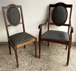 8 cadeiras de madeira nobre ao estilo ingles, detalhes de marcheterie.  Encosto e assento em tecido listrado, 2 com braço: 47 x 54 x 103 cm de altura e  6 sem braço:  42 x 43 x 102 cm de altura. Brasil, anos 60