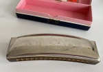 Gaita M Hohner - Alemã com estojo. Medida da caixa: 14 x 5 x 3 cm de altura