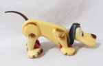 BRINQUEDOS ANTIGOS - ESTRELA - Antigo Cachorro Xereta em plástico rígido da marca ESTRELA. Med. 36 cm de comprimento, aproximadamente.