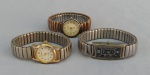 RELÓGIOS, três (3) distintos de pulso, movimento quartz, pulseiras elásticas, caixa, tampa e pulseira em metal, prateado ou dourado, manufaturas: COSMOS; MULHER e JIMIN, usados, parados, aparentemente em bom estado, possivelmente demandam nova bateria e sem garantia.