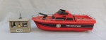 BRINQUEDO, uma (1) lancha MARINE POLICE FIRECRACKER, marca MILMAR, com rádio controle, acondicionado na caixa original em papel cartonado (caixa no estado), usado, não testado e sem garantia.