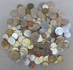 NUMISMÁTICA, aproximadamente 1 kg de moedas, nacionais e estrangeiras, tipos, períodos, valores, estados de conservação e metais diversos, CAÇA AO TESOURO.