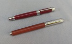 COLECIONISMO, duas (2) canetas tinteiro distintas, ambas com pena IRIDIUM  GERMANY, confeccionadas em materiais diversos, usadas e bem conservadas, vide fotos.