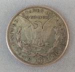 NUMISMÁTICA, USA, uma (1) moeda de 1 dólar, prata (900 milésimos), 1921 S (cunhada em San Francisco), 26,6gr, 38,1mm diâmetro, muito bom estado de conservação, popularmente conhecida com PEACE, designer Anthony de Francisni.