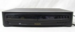 ELETRÔNICOS - Aparelho DIGITAL COMPACT DISC PLAYER CD 165, marca PHILIPS, 110/220V 50/60Hz, 13W, usado, medindo: alt 8 cm x comp 36 cm x larg 28,5 cm. Não testado e sem garantias de funcionamento.