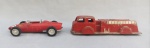 BRINQUEDOS, duas (02) miniaturas de carro: 1 antigo carro de bombeiro Midgetoy USA, produzido em metal, medindo 15cm, com desgastes; 1 Ferrari F1,  escala 1/35, produzido em metal e plástico, medindo 12cm, usado.