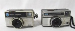 FOTOGRAFIA - Duas antigas câmeras fotográficas de rolo, marca Kodak, modelo Instamatc, 177 X e 155 X. Não testadas e sem garantias de funcionamento.