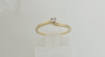 ANEL SOLITÁRIO EM OURO AMARELO 18K, COM 1 DIAMANTE 5 PONTOS E PESO: 1,1 GRAMAS, NUMERO: 10, Valor de Mercado: R$ 1.500,00