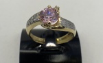 ANEL DO CURSO DE CIÊNCIAS CONTÁBEIS CONFECCIONADA EM  OURO AMARELO 18K. COM 1 TURMALINA ROSA NATURAL PESO: 3,7g, TAMANHO DO ANEL: 17, VALOR DE MERCADO: R$ 2.700,00