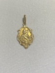 PINGENTE SÃO JUDAS TADEU CONFECCIONADO EM OURO AMARELO 18K, PESO: 0,6g,TAMANHO: 14,5mm. VALOR DE MERCADO: R$ 420,00