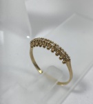 ANEL MEIA ALIANÇA CONFECCIONADO EM AMARELO 18K, COM 9 DIAMANTES 1,5 PONTOS CADA, PESO: 1,6g, TAMANHO: 20,  VALOR DE MERCADO: R$ 1.700,00