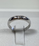 ANEL SOLITÁRIO CONFECCIONADO EM BRANCO 18K, COM 1 DIAMANTE 3 PONTOS, PESO: 3,2g, TAMANHO: 15,  VALOR DE MERCADO: R$ 1.800,00