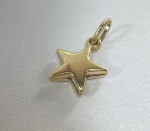 PINGENTE ESTRALA CONFECCIONADO EM OURO AMARELO 18K, PESO: 1,1g, TAMANHO: 13mm,  VALOR DE MERCADO: R$ 1.430,00