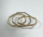 ALIANÇA CONFECCIONADA EM 3 OURO AMARELO, OURO BRANCO, OURO ROSA 18K, TAMANHO: 20, PESO: 3,3g, VALOR DE MERCADO: R$  1.750,00