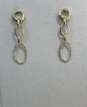 BRINCO PENDURADO CONFECCIONADO EM OURO AMARELO 18K, PESO: 1,4g, VALOR DE MERCADO: R$ 1.600,00