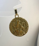 PINGENTE SÃO BENTO CONFECCIONADO EM OURO AMARELO 18K, PESO: 5,1g, TAMANHO: 23mm,  VALOR DE MERCADO: R$ 3.500,00