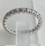 ALIANÇA TODA CRAVEJADA DE DIAMANTES EM OURO BRANCO 18K, COM 24 DIAMANTES CO 2 PONTOS CADA PEDRA 48 PONTOS TOTAL TAMANHO: 14, PESO: 3,0g, VALOR DE MERCADO: R$ 5.000,00