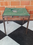 MOBILIÁRIO - Antiga mesa de jogo, quadrada. Med. 77x77x77 cm. No estado.