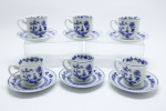 PORCELANA -  Blue and White, decoração Cebolinha. Composto de: Conjunto de 6 xícaras de café. Med. 5,5x5,5 cm e 10,5 cm.