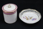 PORCELANA - Lote de 2 pequenas em porcelana. Med. 10 cm e 8 cm.